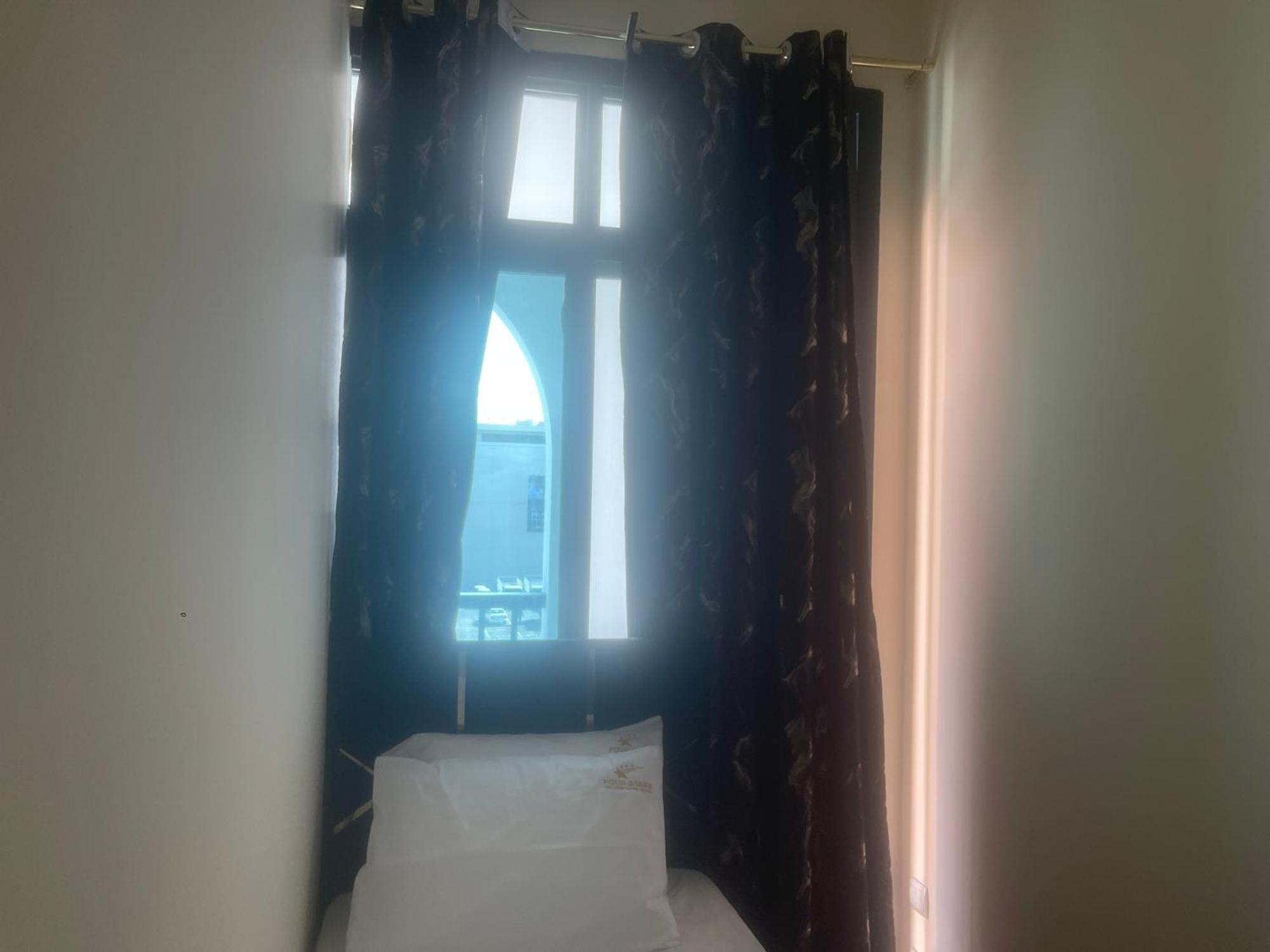 Four Stars Hostel Dubai Luaran gambar