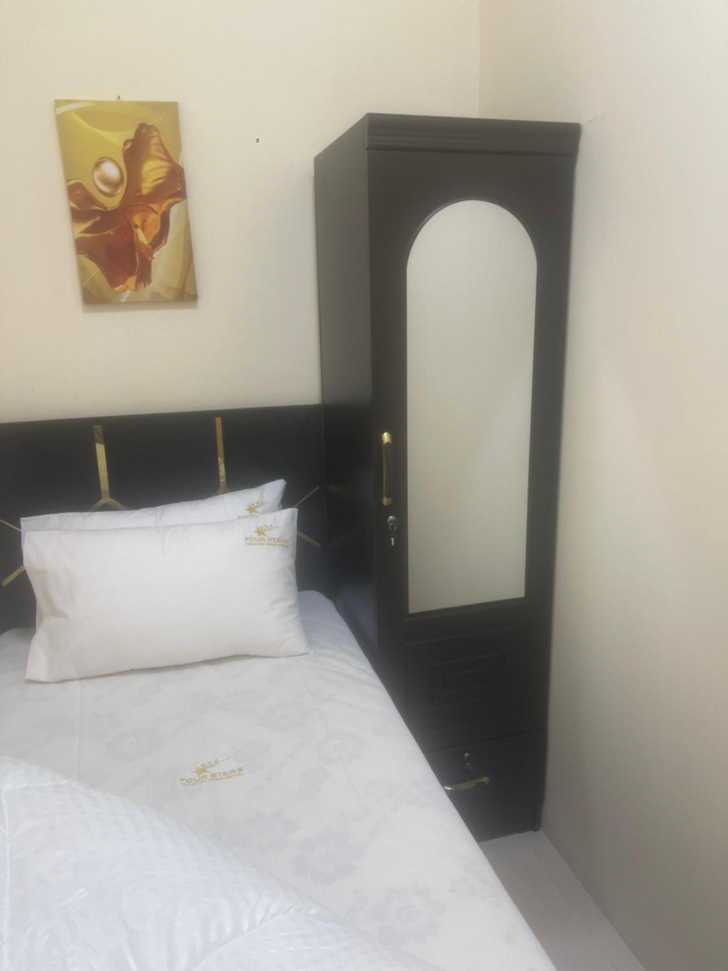 Four Stars Hostel Dubai Luaran gambar