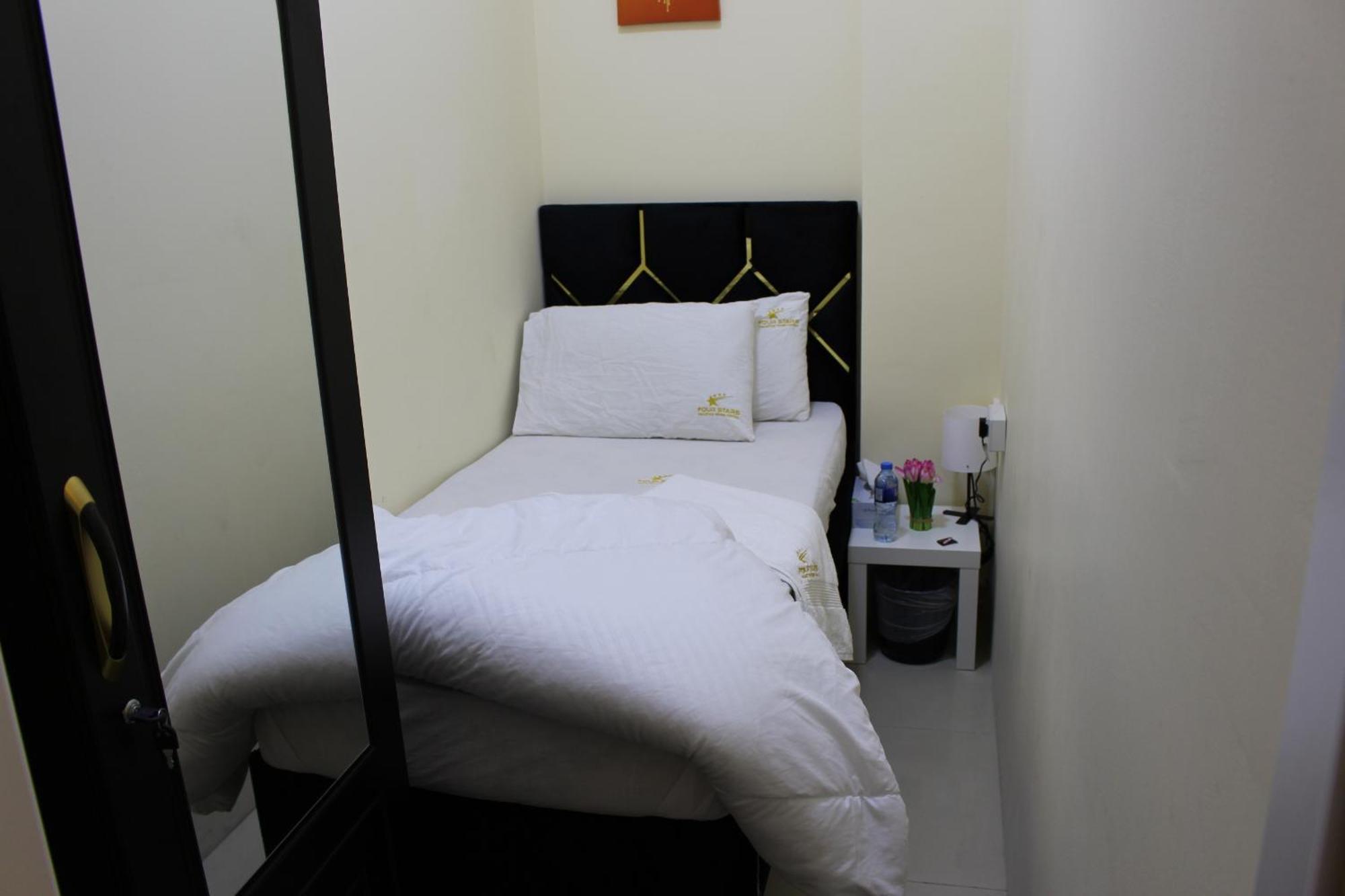 Four Stars Hostel Dubai Luaran gambar
