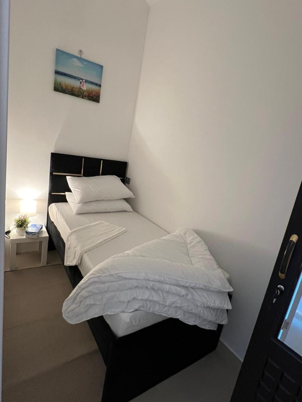 Four Stars Hostel Dubai Luaran gambar